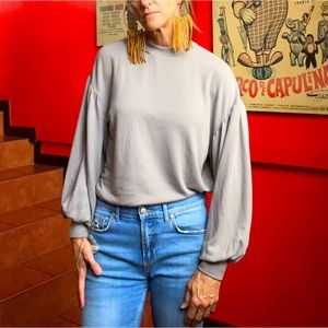 Varley Brannon silky soft pouf sleeve top sz M soft grey